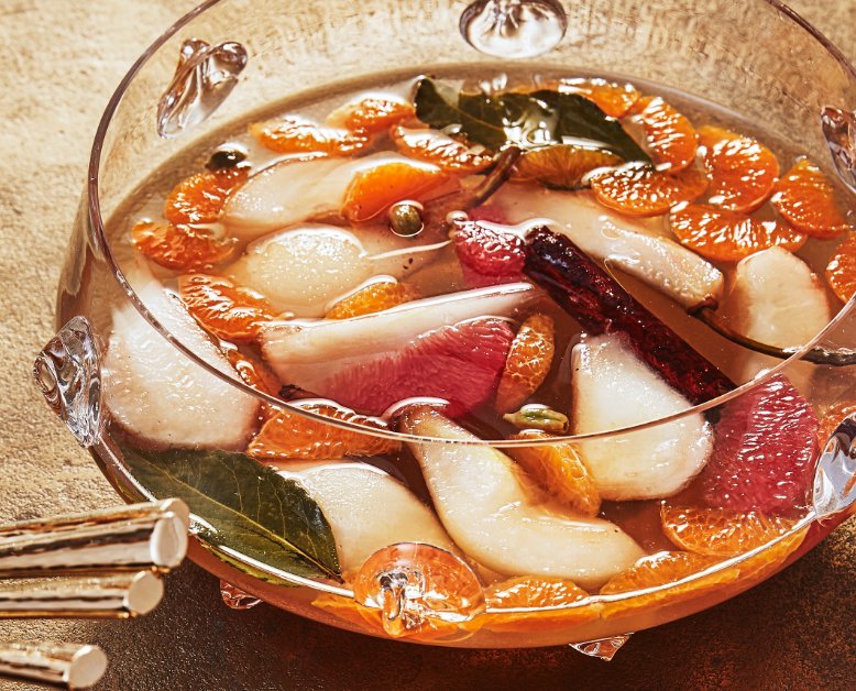 CINNAMON POACHED PEARS WITH CITRUS